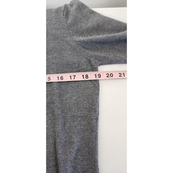 Talbot's Grey Long Sleeve Woman's Sweater in Medium - Picture 7 of 7